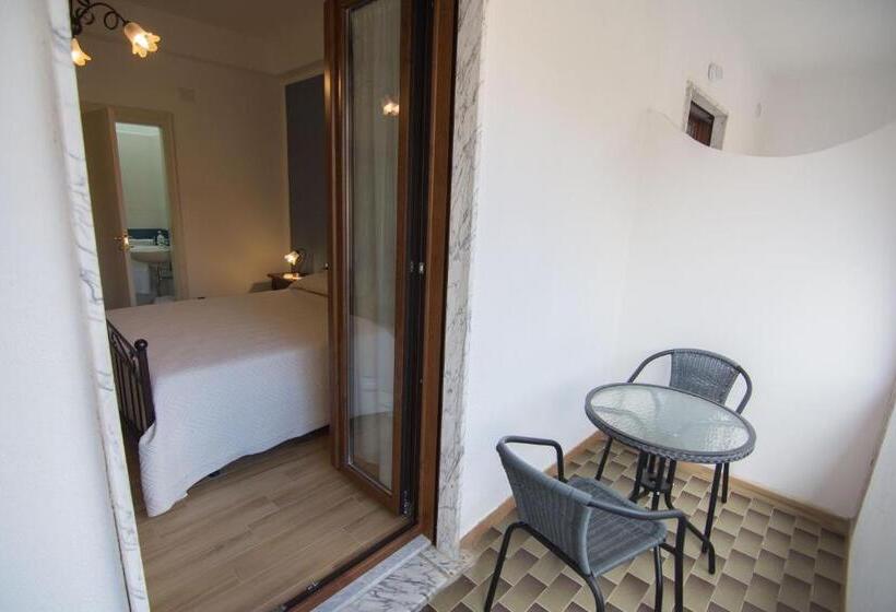 スタンダードルーム, Relax Da Carmen