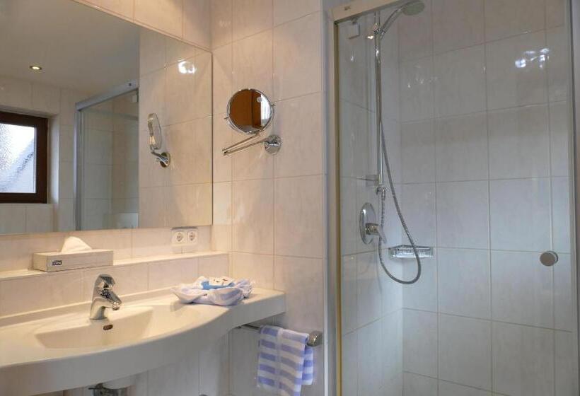 غرفة قياسية ثلاثية, Altstadt Hotel Zum Hechten