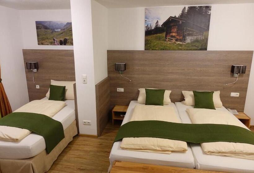 Четырехместный Номер Стандарт, Altstadt Hotel Zum Hechten