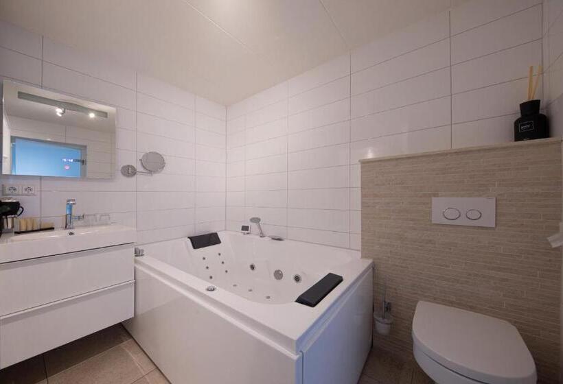 Номен Superior с Гидромассажем, Boutique Hotel Scheepers