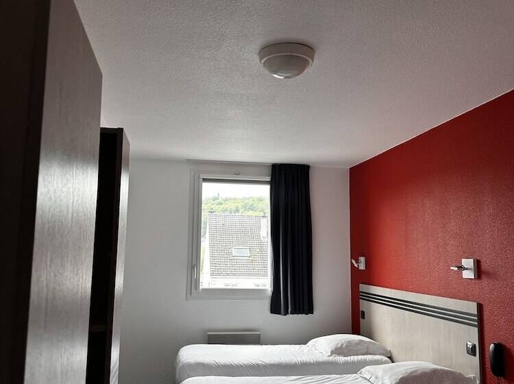 غرفة قياسية ثلاثية, Brit Hotel La Ferté Sous Jouarre