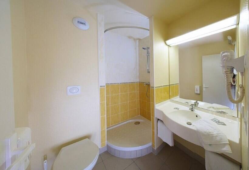 四人标准间, Ace Hotel Riom