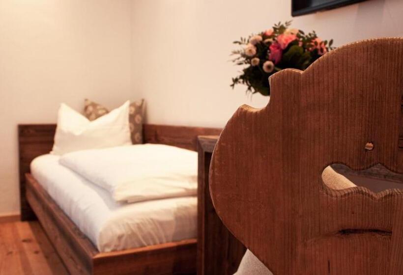 Трехместный Номер Базовый, Almwirt