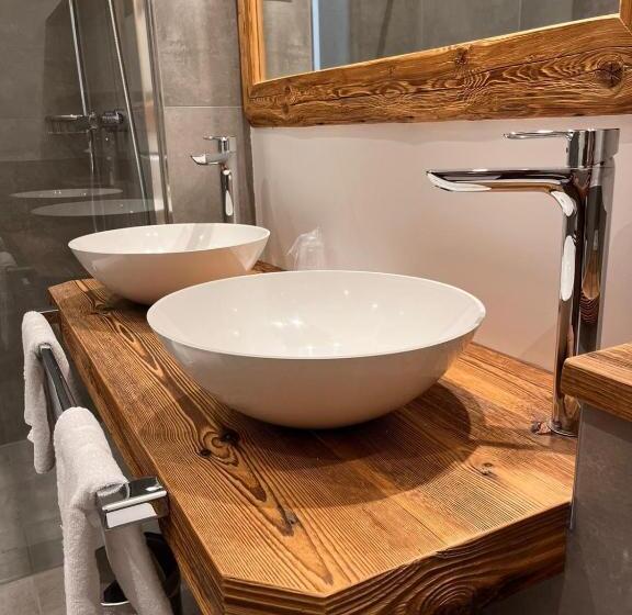 Family Suite, Almwirt