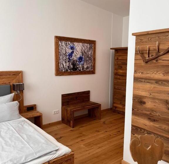 Family Suite, Almwirt