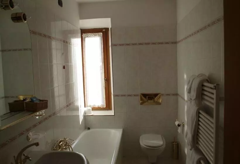 اتاق استاندارد سه نفره, Alpina