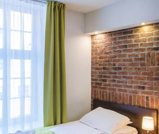 Standard Yhden Hengen Huone, Artus Old Town