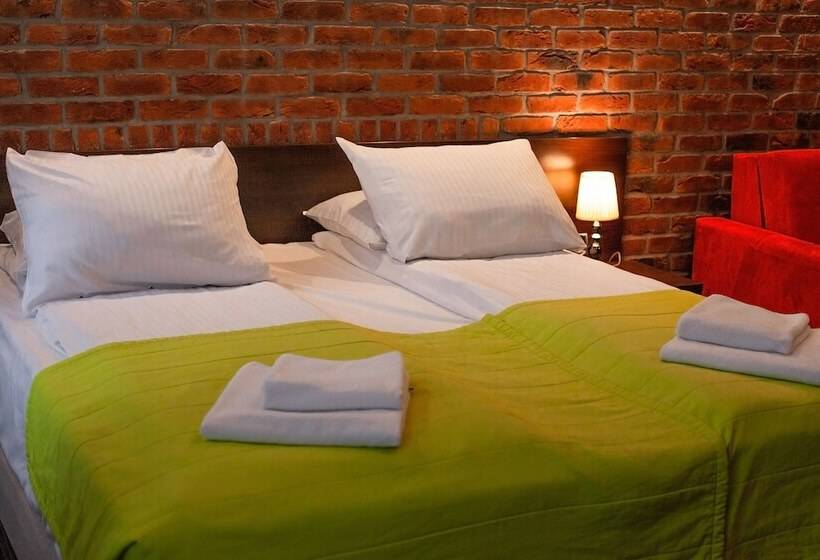 اتاق راحتی, Artus  Old Town