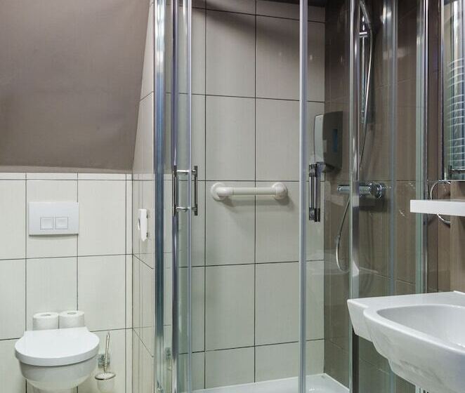 四人豪华间, Artus  Old Town