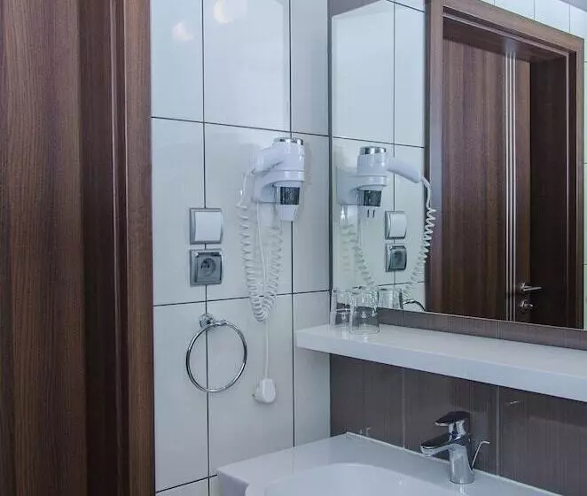Comfort Yhden Hengen Huone, Artus Old Town