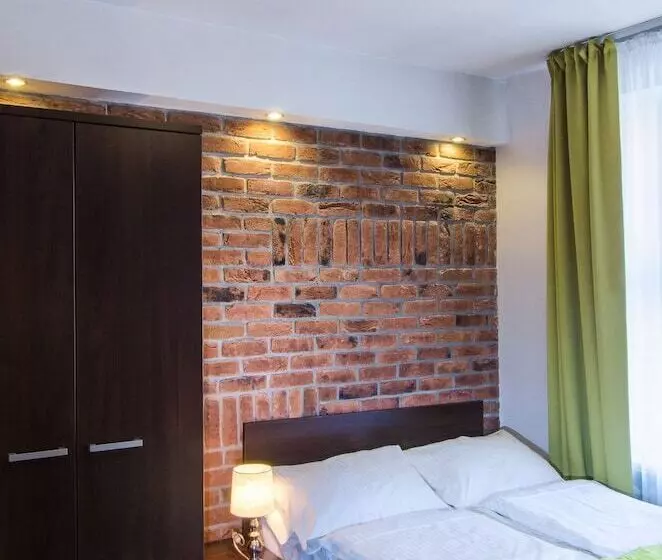 Comfort Yhden Hengen Huone, Artus Old Town
