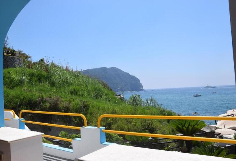 オーシャンビュースーペリアールーム, Cava Dell'isola