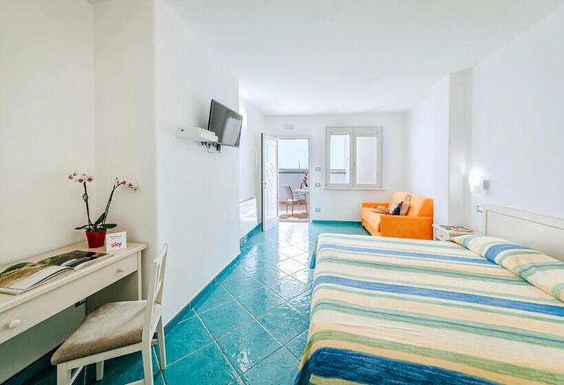 スタンダードルーム, Cava Dell'isola