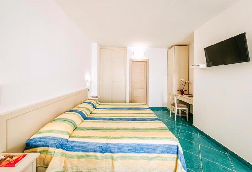 غرفة قياسية, Cava Dell'isola