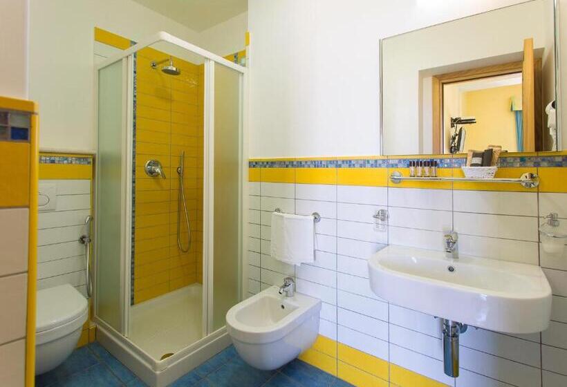 غرفة سوبيريور مطلّة علي البحر, Cava Dell'isola