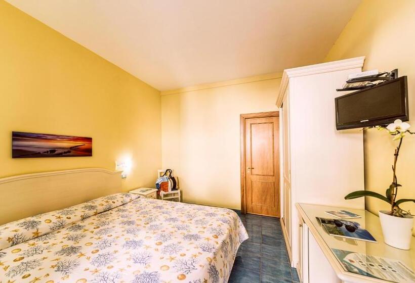 Номер Комфорт, Cava Dell'isola