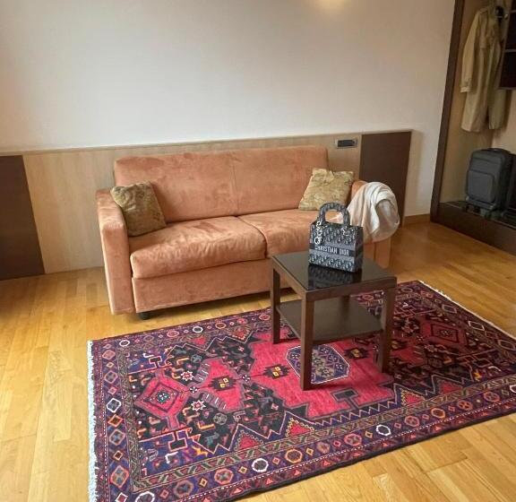 اتاق سوپریور, Corte Quadri
