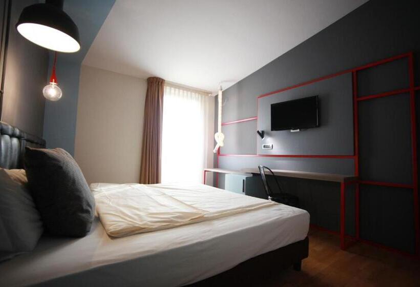 이그제큐티브 룸, Corte Quadri