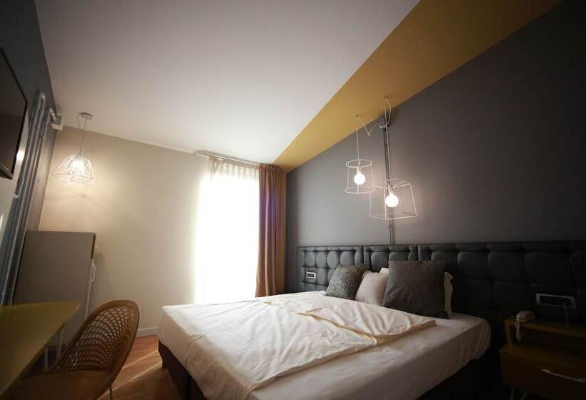 디럭스 룸, Corte Quadri