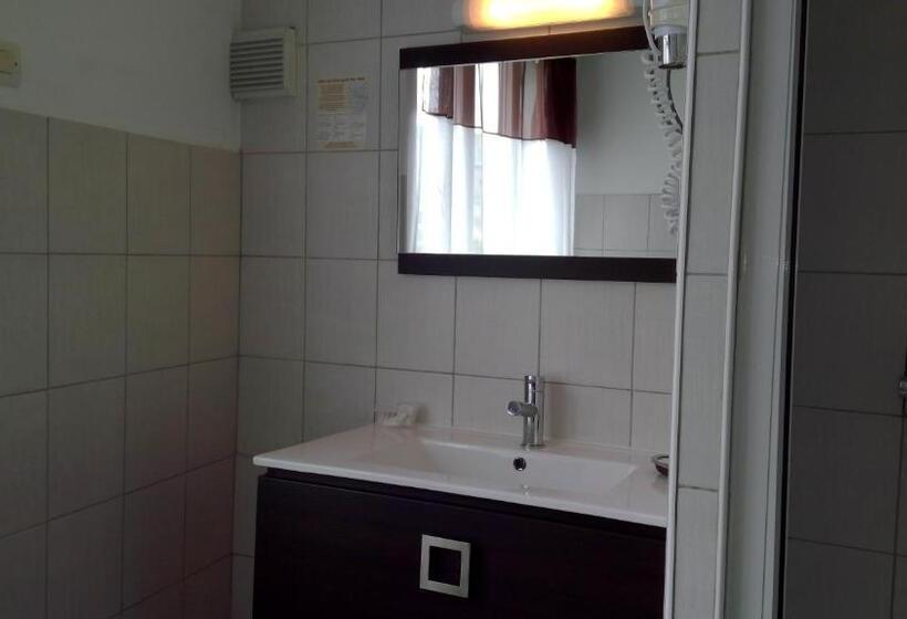 スーペリアールーム, De La Bastide