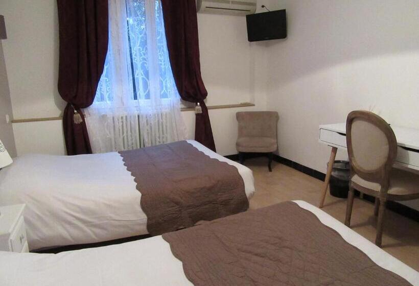 スーペリアの４人部屋, De La Bastide