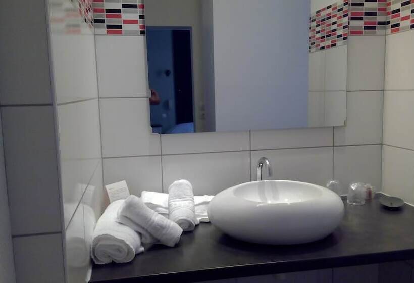 スーペリアールーム, De La Bastide