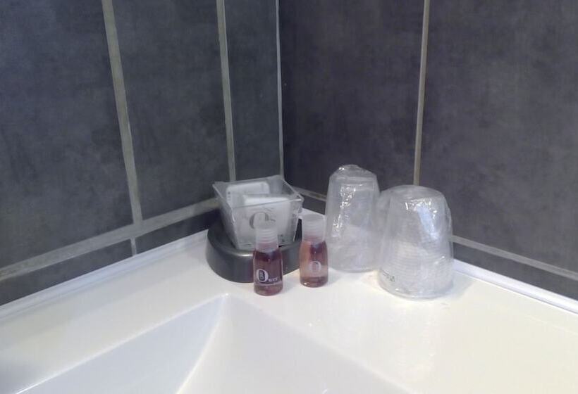 スタンダードルーム, De La Bastide