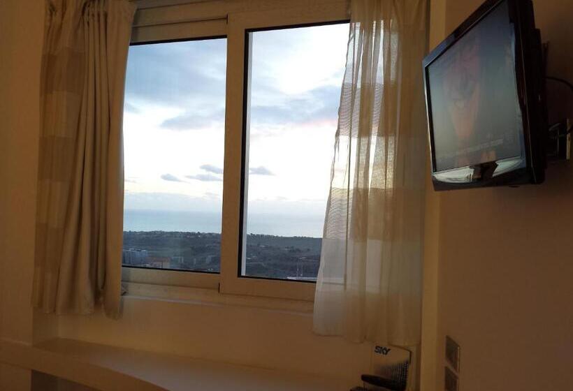 スタンダードルーム, Exclusive