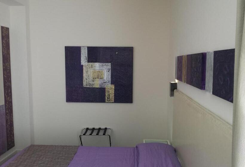 スタンダードルーム, Exclusive