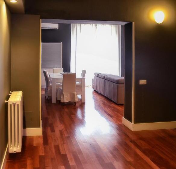 ２ベッドルームアパートメント, Exclusive