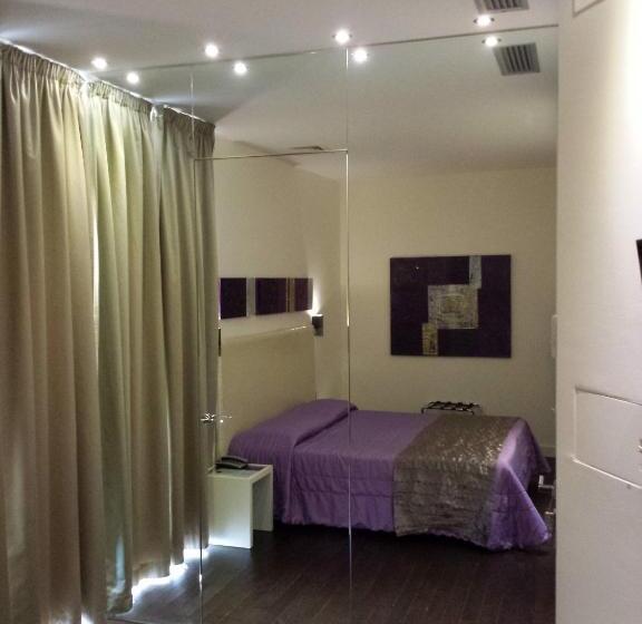 スタンダードルーム, Exclusive