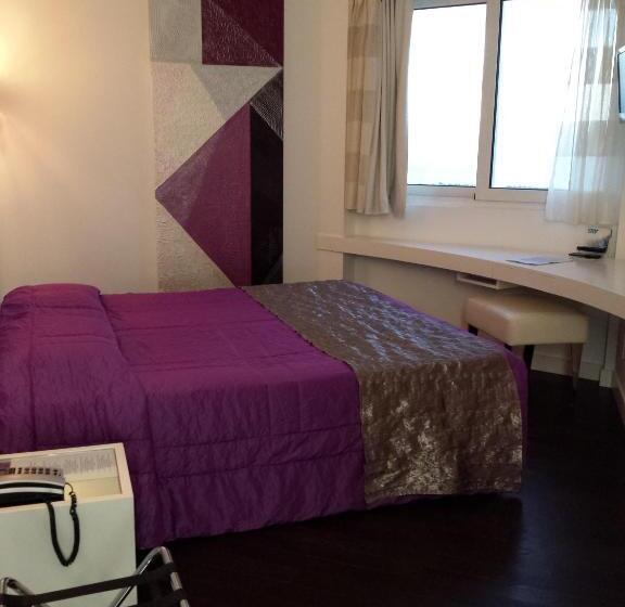 スタンダードルーム, Exclusive