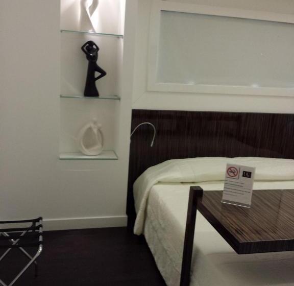 スタンダードルーム, Exclusive