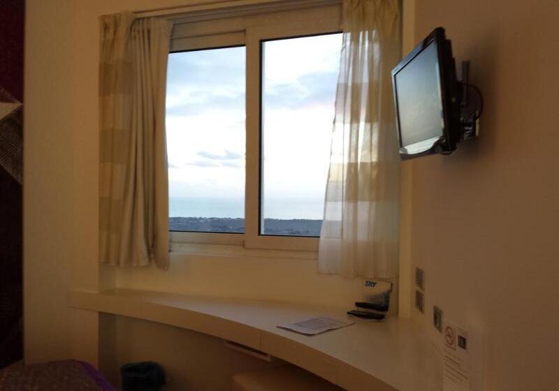 スタンダードルーム, Exclusive