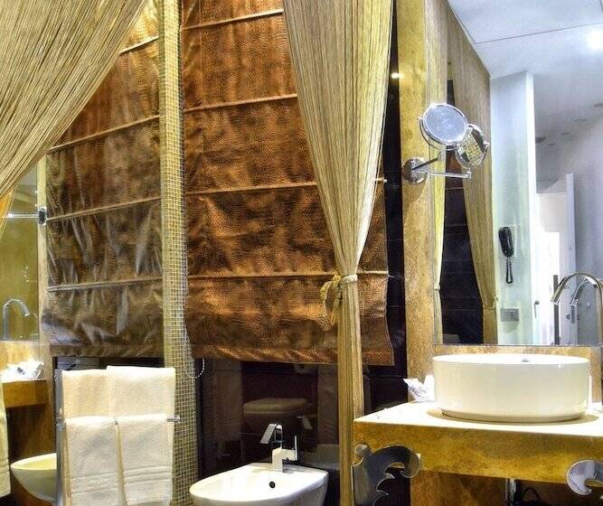 スタンダードルーム, Exclusive