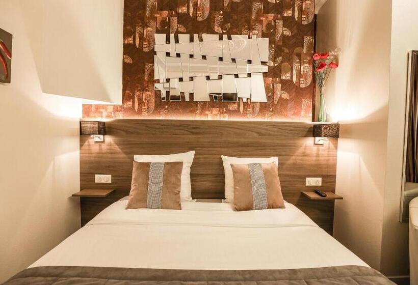 Номер Стандарт, Hôtel De La T.a