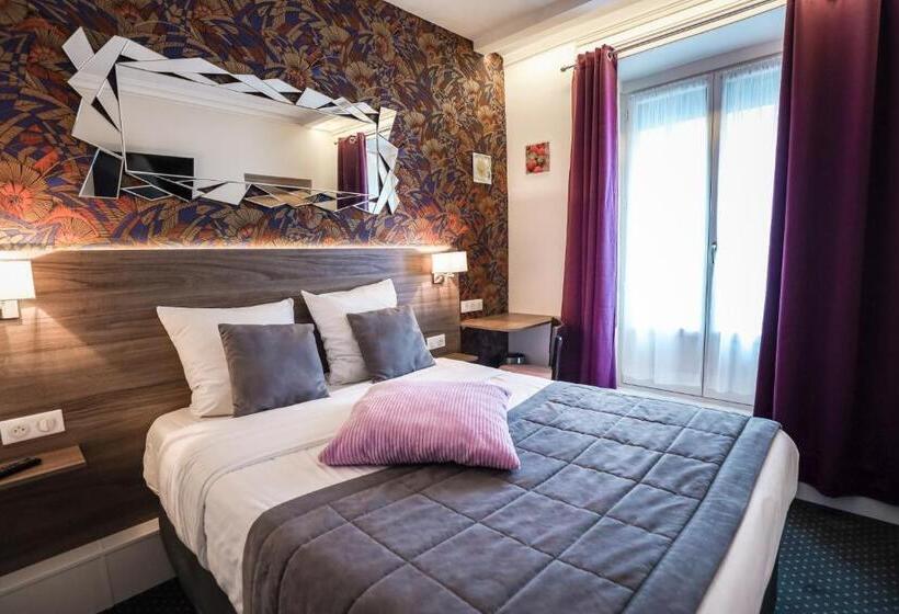 Номер Стандарт, Hôtel De La T.a