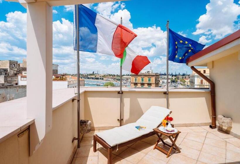 חדר סטנדרט נוף לים עם טרסה, L Arcangelo   Boutique