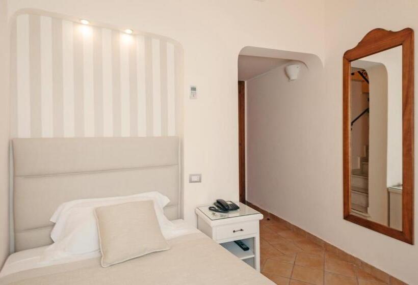 חדר אקונומי, L Arcangelo   Boutique