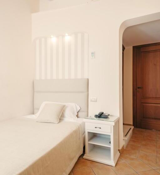 חדר אקונומי, L Arcangelo   Boutique