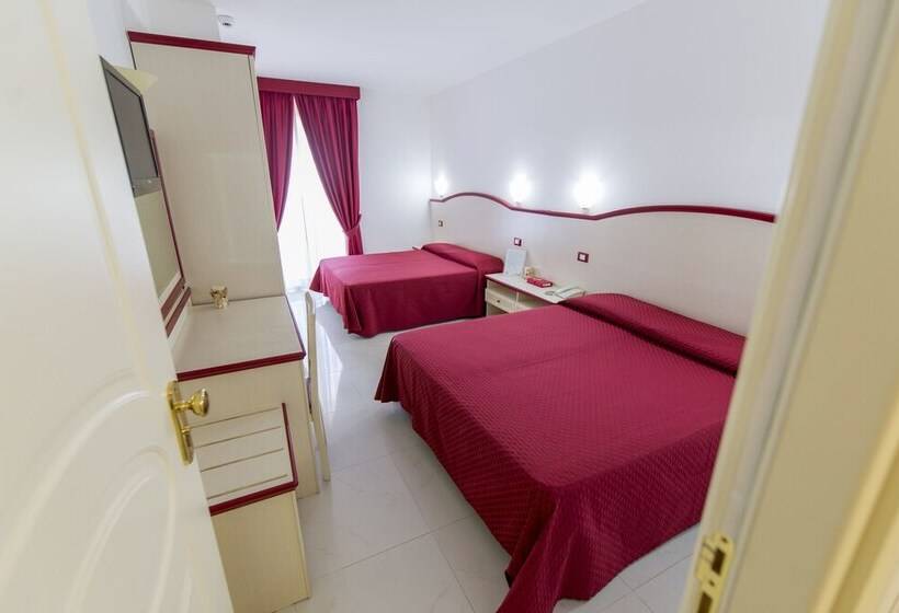 اتاق خانوادگی, Nelson