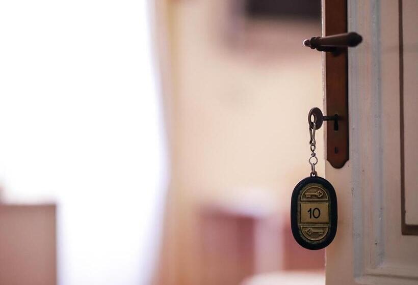 غرفة قياسية ثلاثية, Portofino