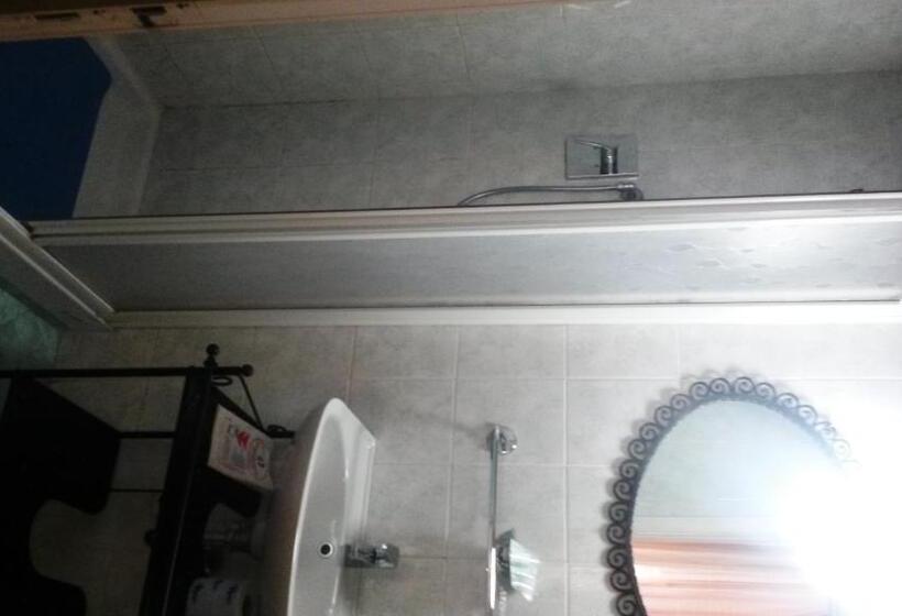 غرفة قياسية رباعية, Portofino