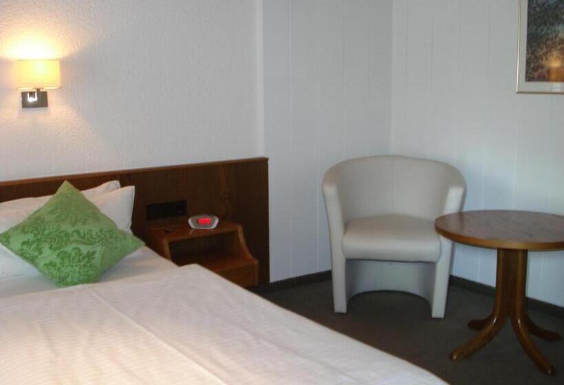 标准单人间, Rebstock