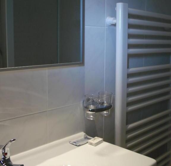 标准单人间, Rebstock