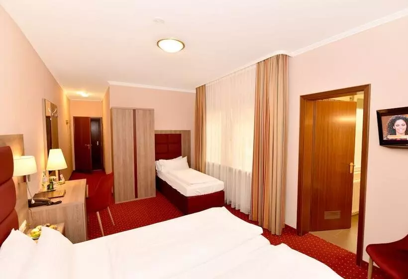 Standard Kolmen Hengen Huone, Romerhof
