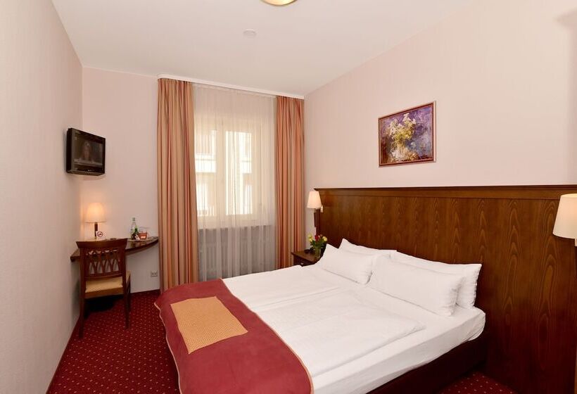 이코노미 룸, Romerhof