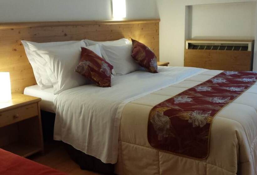 חדר משפחתי, San Giusto