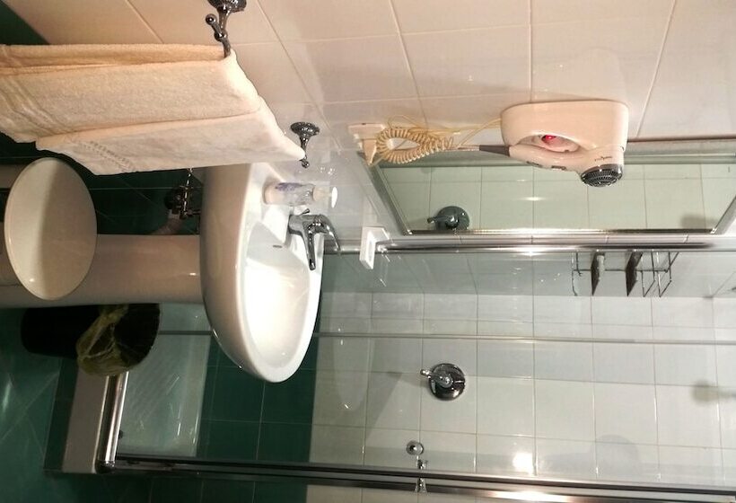 Номер Стандарт Трехместный, Sannita