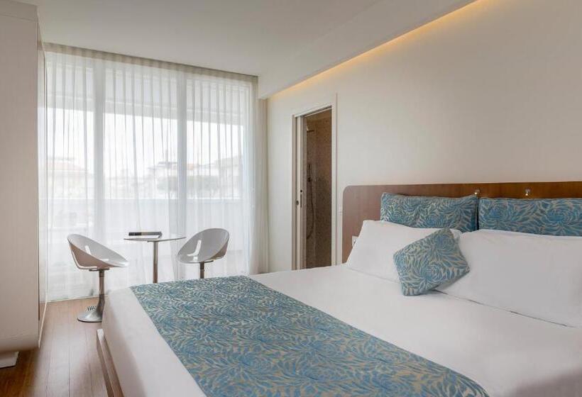 标准间侧面带海景, Trampolines Suite